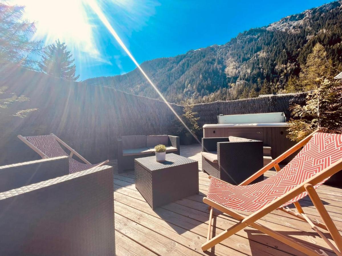 Chalet Le Petit Nicolas, Jacuzzi, Vue Mont Blanc Chamonix Dış mekan fotoğraf