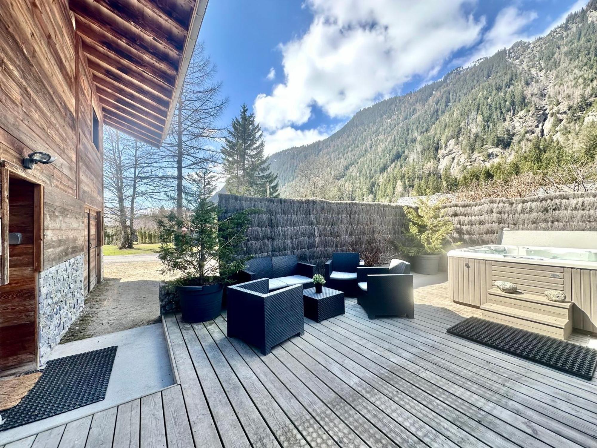 Chalet Le Petit Nicolas, Jacuzzi, Vue Mont Blanc Chamonix Dış mekan fotoğraf