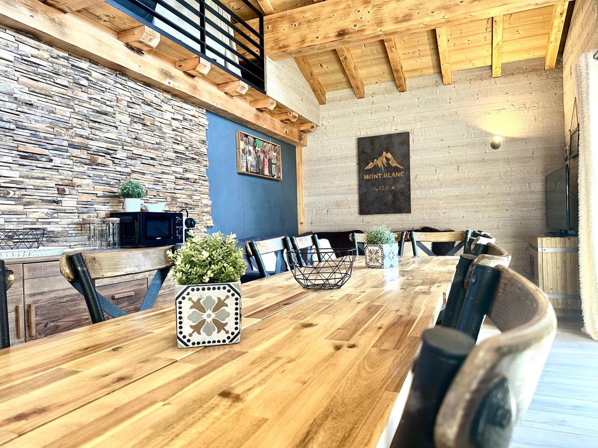 Chalet Le Petit Nicolas, Jacuzzi, Vue Mont Blanc Chamonix Dış mekan fotoğraf