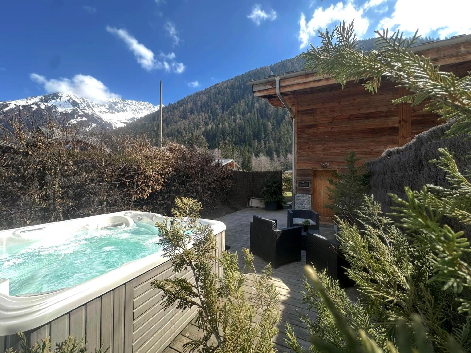 Chalet Le Petit Nicolas, Jacuzzi, Vue Mont Blanc Chamonix Dış mekan fotoğraf
